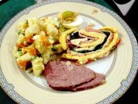 Rulada de omlete cu verdeata Rulada de omlete cu verdeata